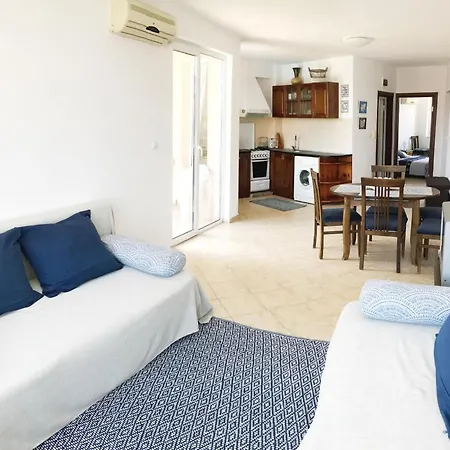 Ξενοδοχείο με διαμερίσματα Rose 4*